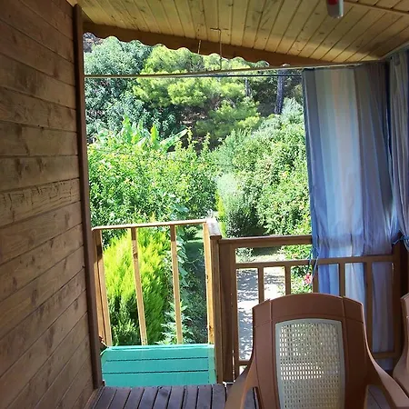Naz Apartlari Чирали